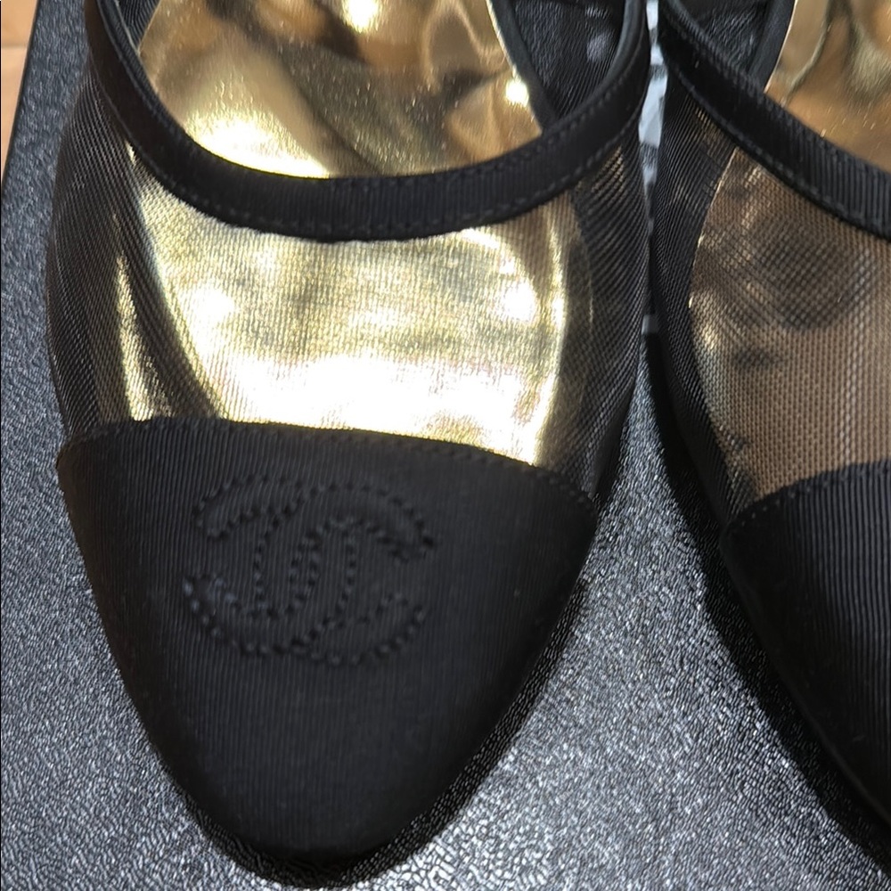 Chanel Black and Gold Women's Shoes - Picture 7 of 8